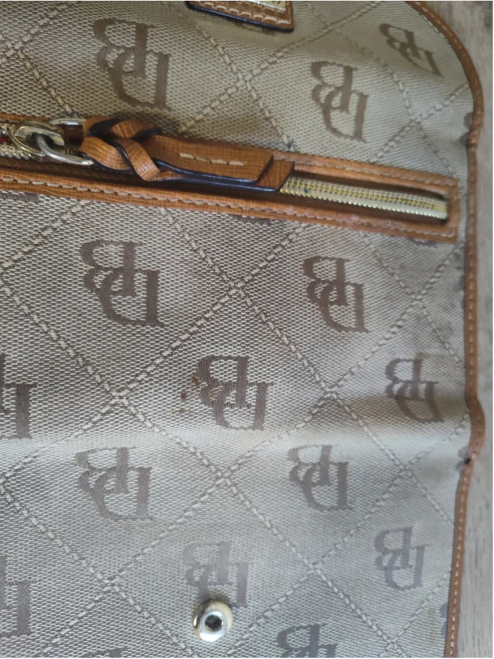 Women's Dooney & Bourke Wallet One Size Beige Brown Monogram